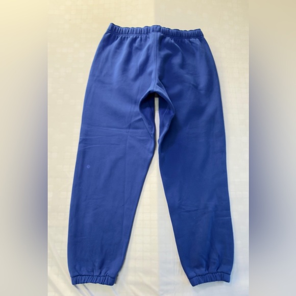 Lululemon Scuba Oversized Jogger - Picture 2 of 6